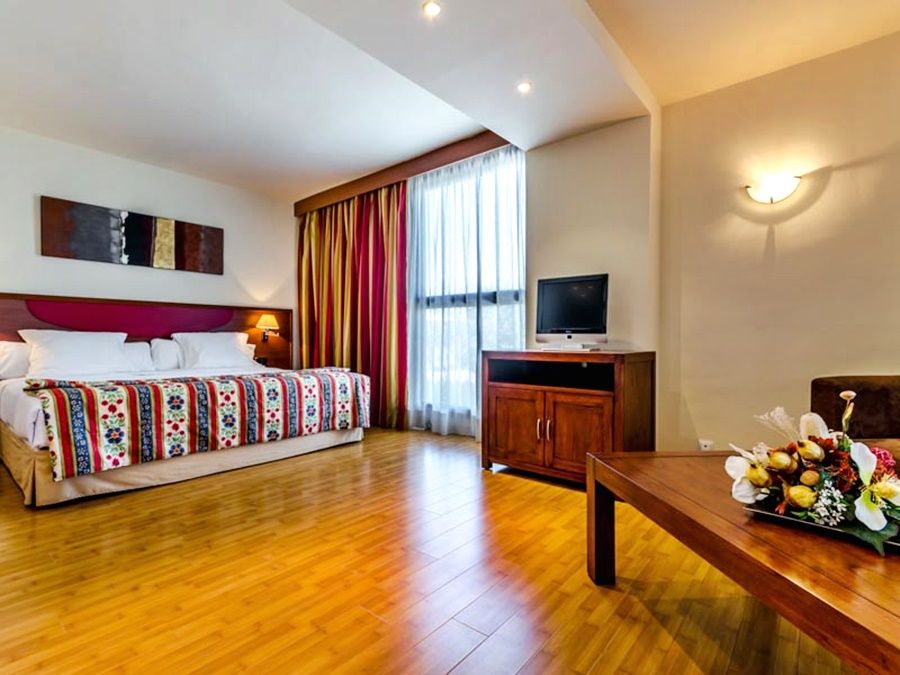 Alcala Plaza Hotel Alcala de Henares Exterior photo